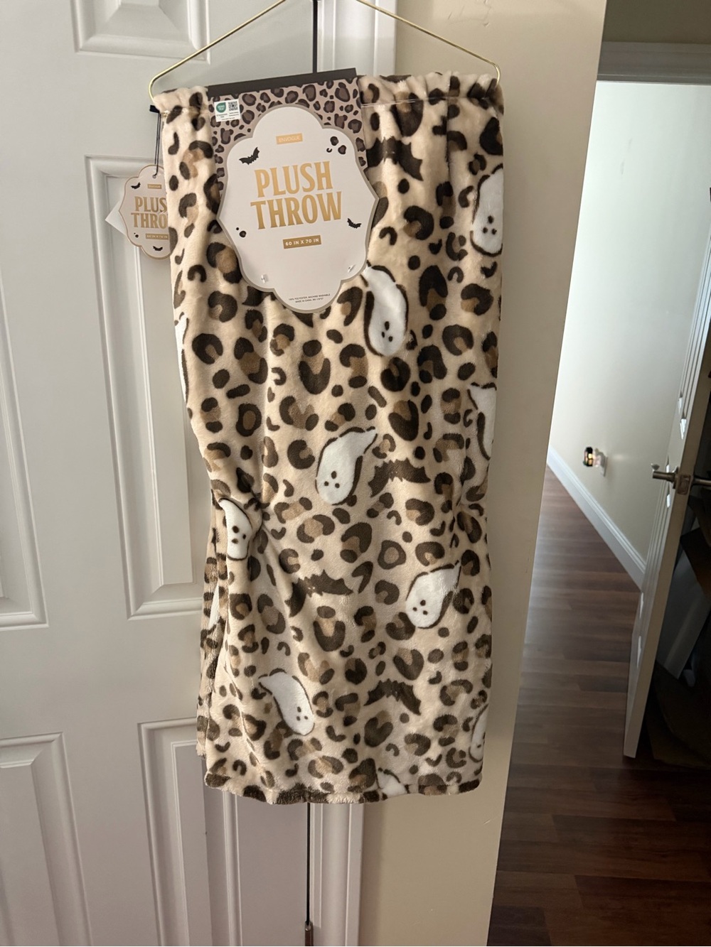 Envogue Halloween Leopard Print Plush Throw Blanket with Ghosts
